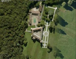 Vue aérienne du château de Bazoches, GoogleEarth, 16/07/2010.